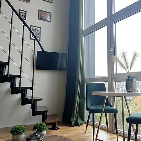 Spacious Loft In Centre 아파트 *